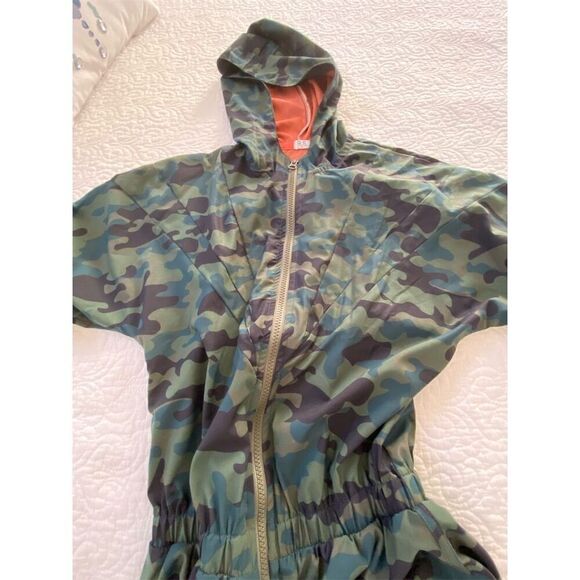 9 to 5 Fit Short Memory Camo Olive Hooded Romper Long Sleeve Size S Activewear​ - Picture 6 of 14